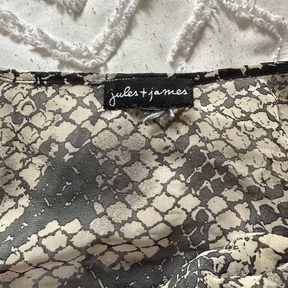 Women’s tank blouse - Picture 2 of 4